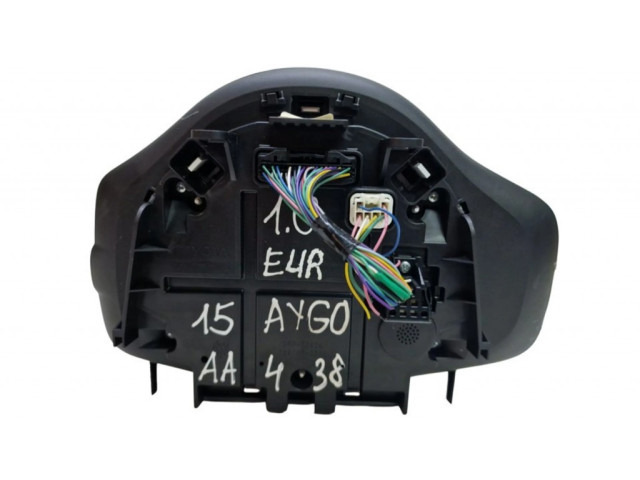 Přístrojová deska  Toyota Aygo AB40 2015 769167330U, 769167300U  