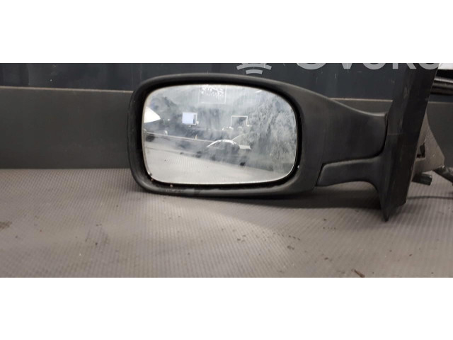 Zpětné zrcátko Peugeot 106 2000