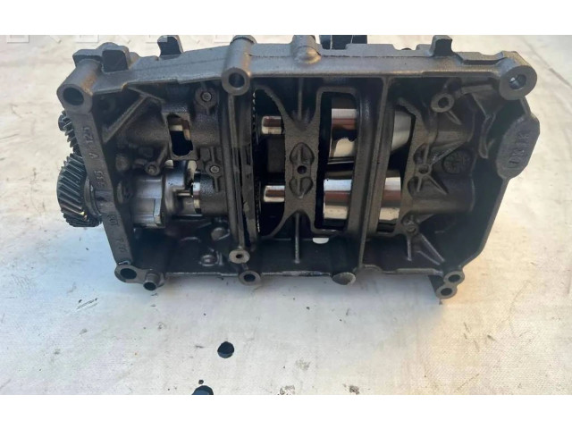 Масляный насос  CFG 03L103537, V135  Volkswagen PASSAT B7 