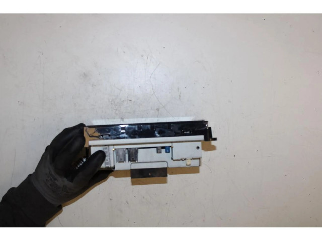 Дисплей       Jeep Compass