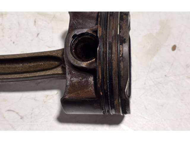  Поршень с шатуном  31401210  Volvo XC60  