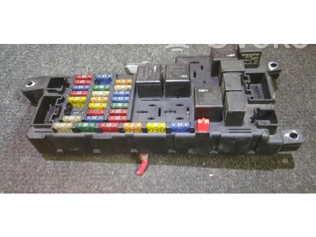 Блок предохранителей  518829007, 8678449-PETP2X   Volvo V70    