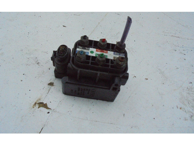 Vstřikovací lišta Audi A8 S8 D4 4H