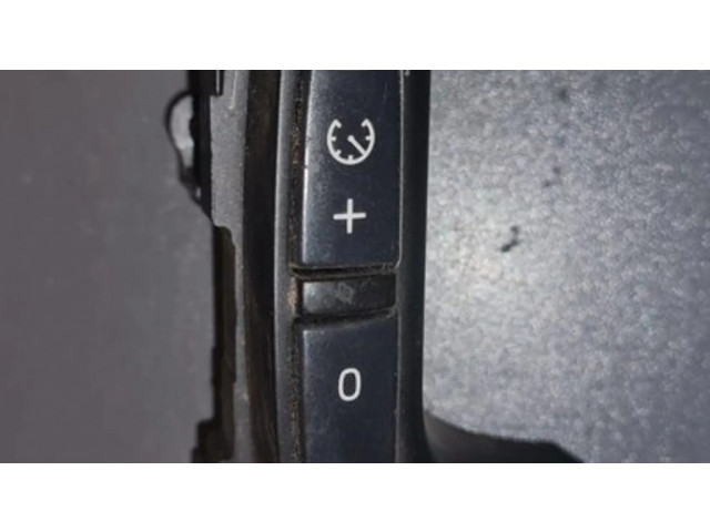 Кнопки рулевого колеса