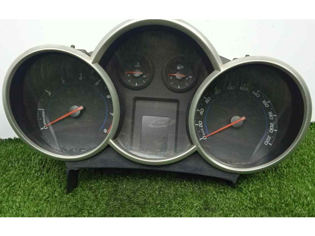 Vstřikovač 95472850-688014257 Chevrolet Cruze F16D4