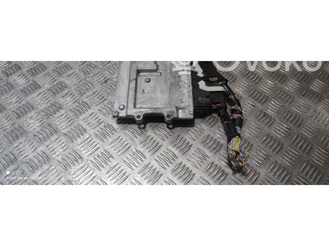 Блок управления двигателя 32242004   Volvo XC90