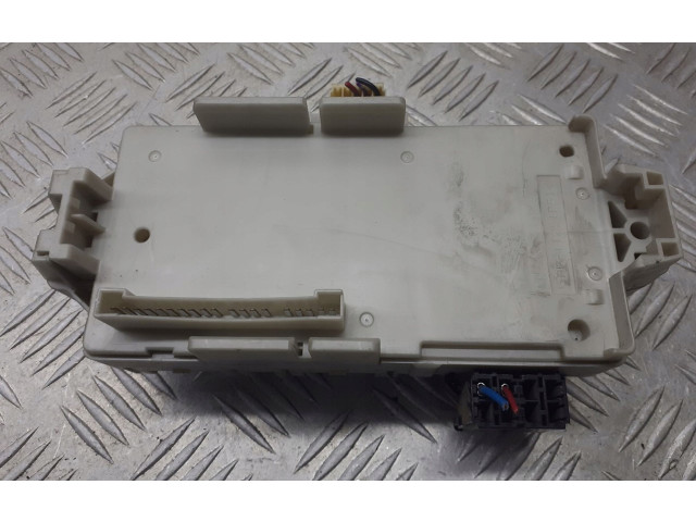 Блок предохранителей Mitsubishi Outlander