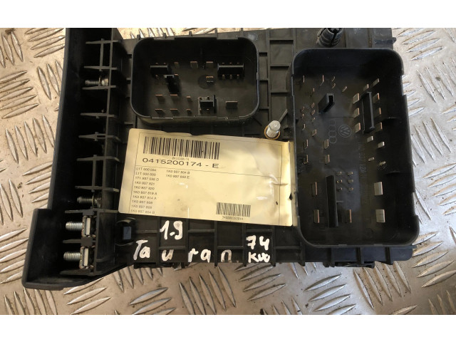 Блок предохранителей  1K0937804B, 340000392044   Volkswagen Touran I    