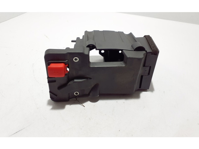 Блок предохранителей 31652062 Volvo S60