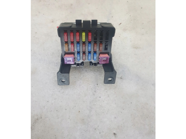 Pojistková skříňka Mazda CX-7 2006