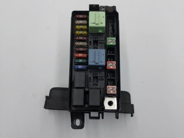 Блок предохранителей  9213372   Mini One - Cooper Coupe R56    