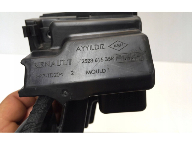 Pojistková skříňka 284B07078R Nissan Juke II F16 2021