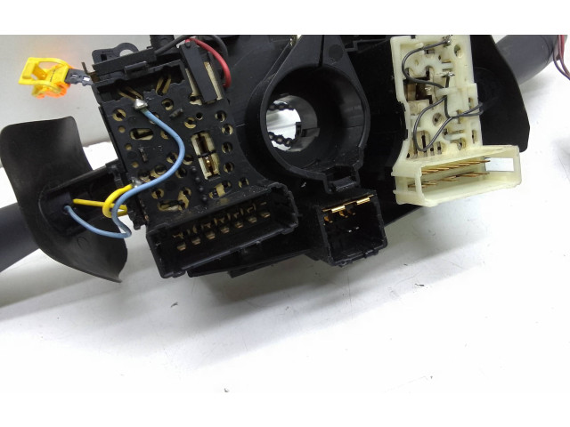 Ручка стеклоочистителей 8200058681, 61760009   Renault Clio II