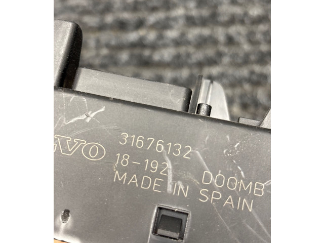 Блок предохранителей 31676132, 18192   Volvo XC90    