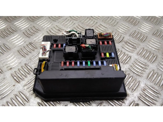 Pojistková skříňka 284B7JD02A Nissan Qashqai 2010