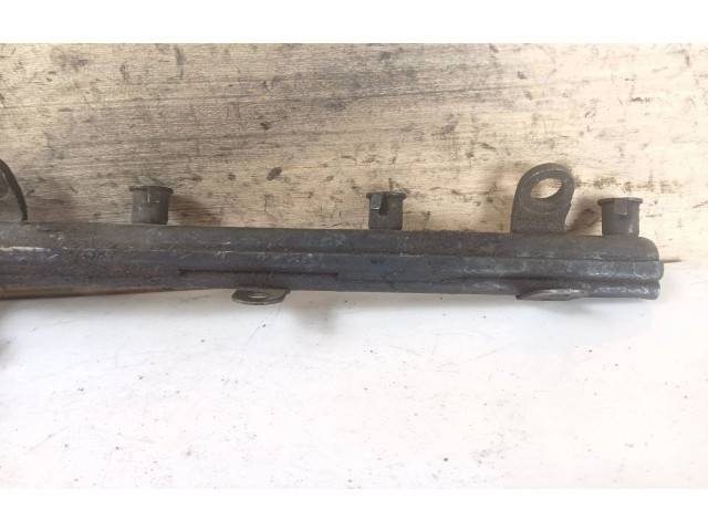 Топливная рампа 110012g80 Mazda 626