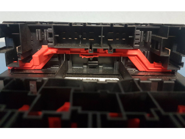 Блок предохранителей 3C0937049E, 00206796 Volkswagen Jetta V