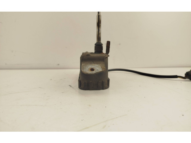 Моторчик стеклоочистителя 0390206216    Volvo S80