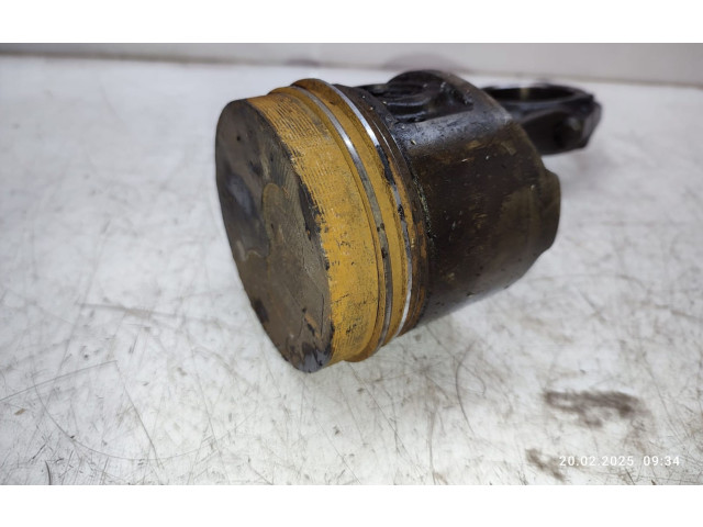 Поршень с шатуном 4D56 Mitsubishi L200