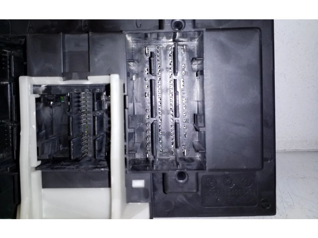 Комфортный модуль 5Q0937084BQ    Volkswagen Tiguan