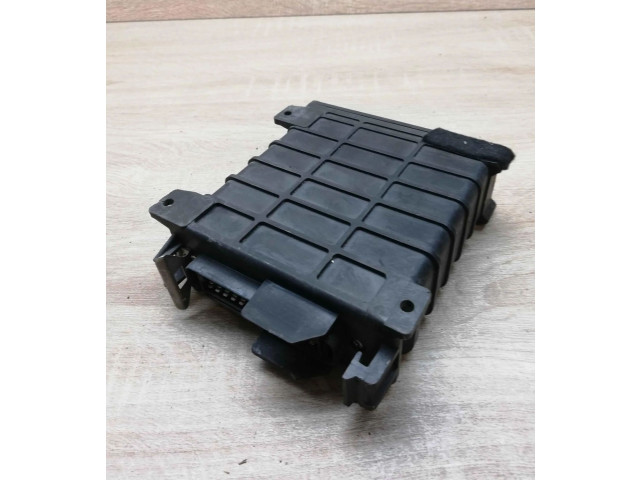 Řídící jednotka 811906264, 0280800104 Audi 80 90 B3 1986