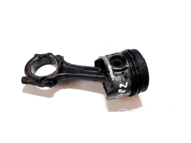 Поршень с шатуном Nissan Sunny для дизельного двигателя 2.0