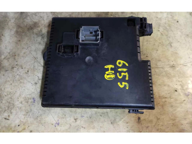 Блок предохранителей 30728512   Volvo XC90    