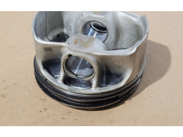 Píst 89L106 BMW M5 S63b44b