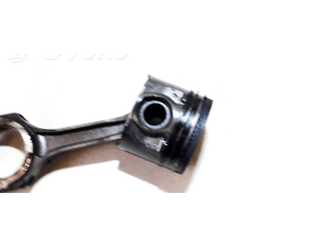 Píst 24655b Ford Mondeo Mk III pro naftový motor 2.0