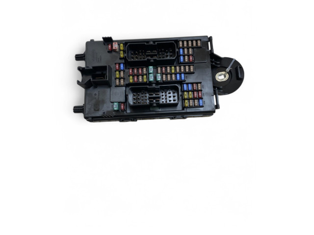 Блок предохранителей 31682732   Volvo XC90    