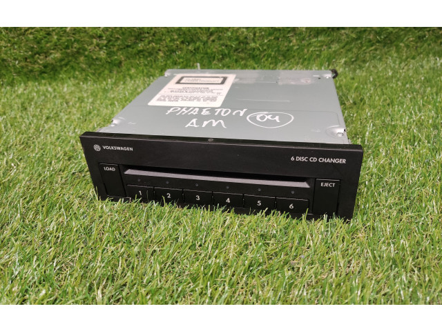 Радио/ проигрыватель CD/DVD / навигация