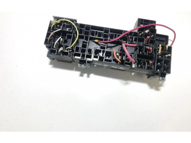 Pojistková skříňka 7703297193 Renault Megane 1997