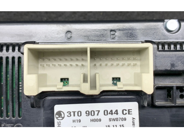 Блок управления климат-контролем 3T0907044CE, 5HB00974995 Skoda Yeti (5L)