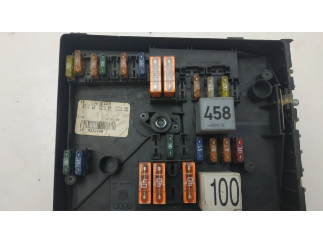 Блок предохранителей 1K0937125 Volkswagen Caddy