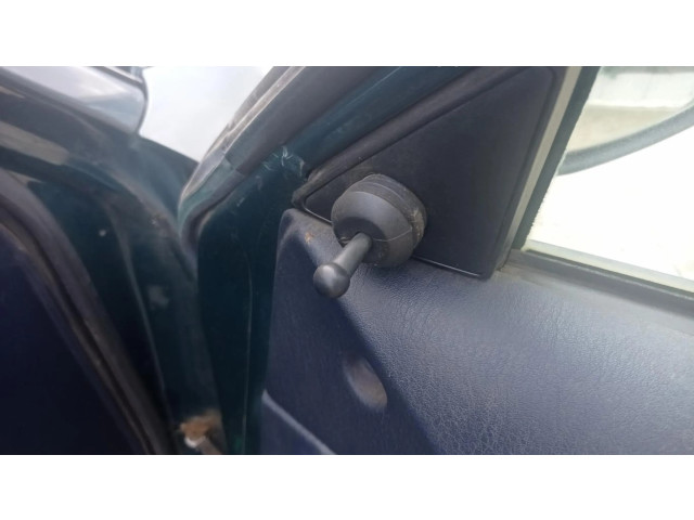 Зеркало электрическое Mitsubishi Carisma 2000-2004 года