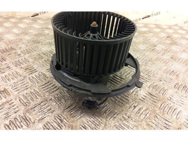 Вентилятор печки F997167J Skoda Yeti (5L)