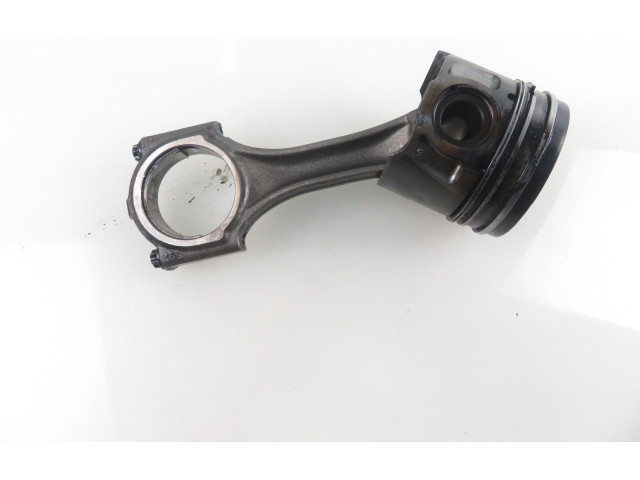 Поршень с шатуном 4HN Mitsubishi Outlander