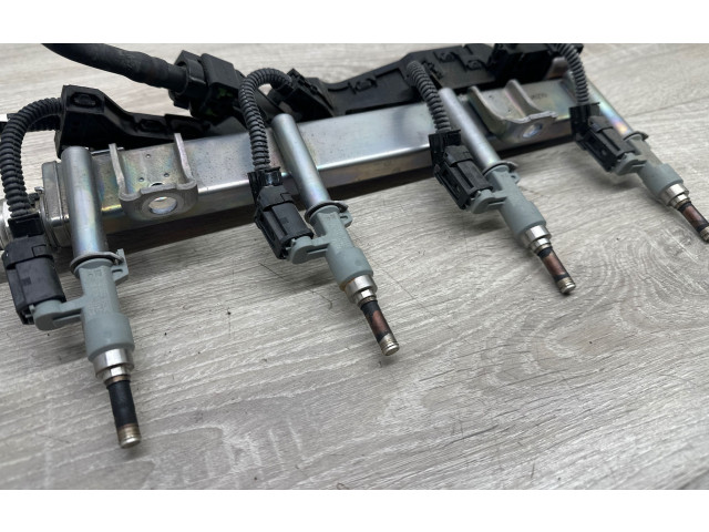 Vstřikovač 8212533220c, 2325025020 Toyota RAV 4 (XA50) XA25A