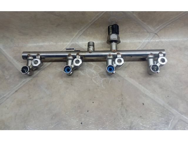 Vstřikovací lišta A2710705495, 1213933692 Mercedes-Benz C W204 271.860