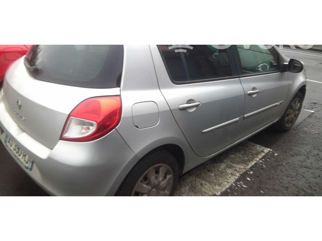 Ручка стеклоочистителей 8201590631   Renault Clio III