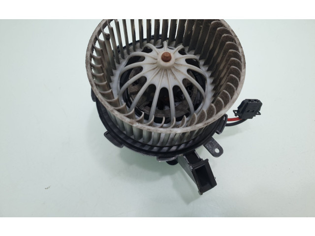 Вентилятор печки    U08520003   Audi Q5 SQ5