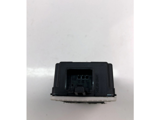 Блок управления 30797900   Volvo V70