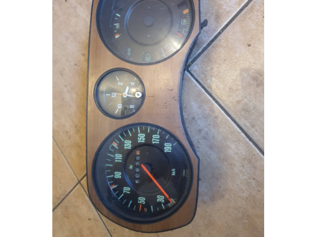 Přístrojová deska Audi 80 B1 1976 872819, 1176