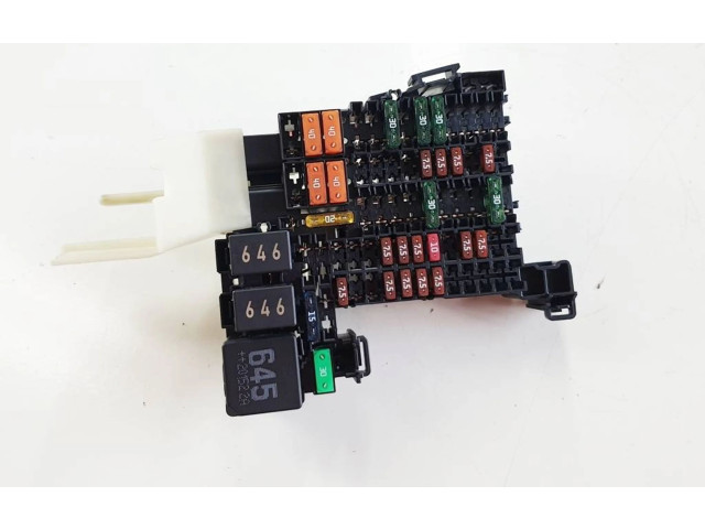 Блок предохранителей  5NA937615, N84030   Audi A3 8Y    