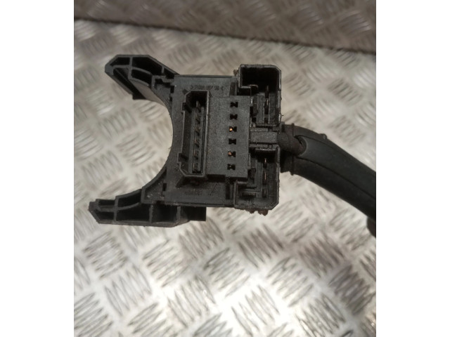 Ручка стеклоочистителей    Volkswagen PASSAT B5