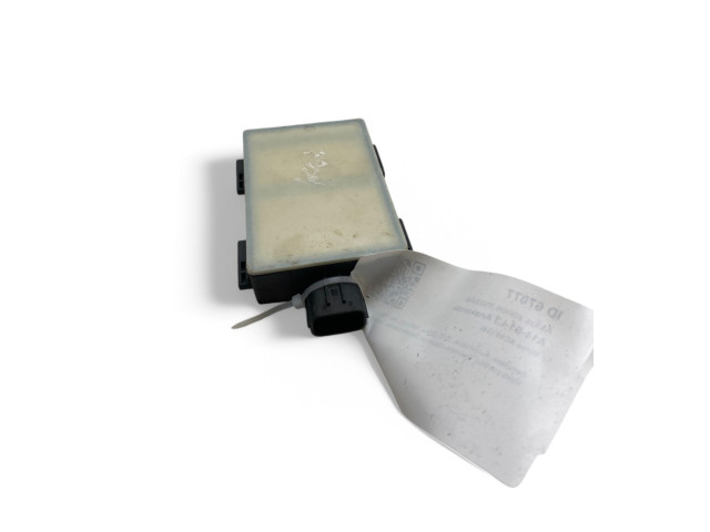 Датчик слепых зон 31665693 Volvo XC90