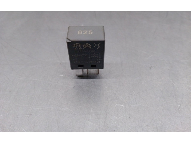 Pojistková skříňka 9673062180 Citroen Berlingo 2023