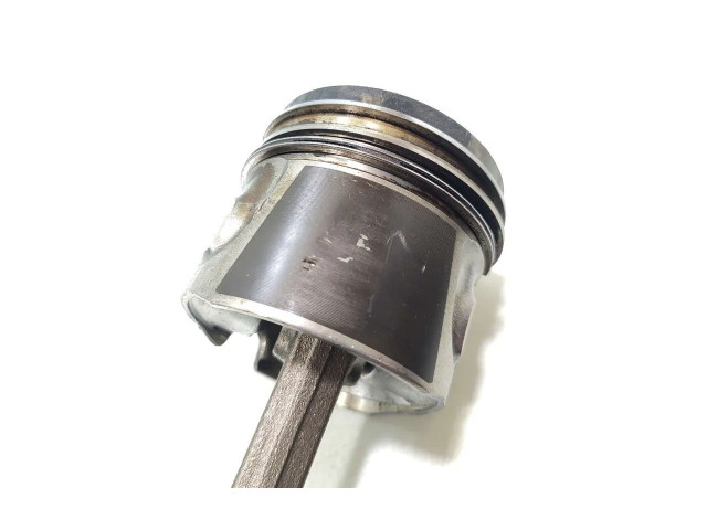  Поршень с шатуном    Volkswagen Golf Cross  