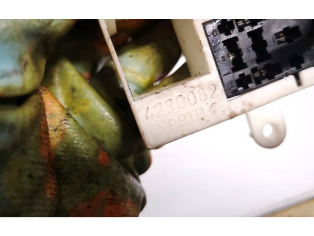 Блок предохранителей 4230082, 4230082 Saab 9-5