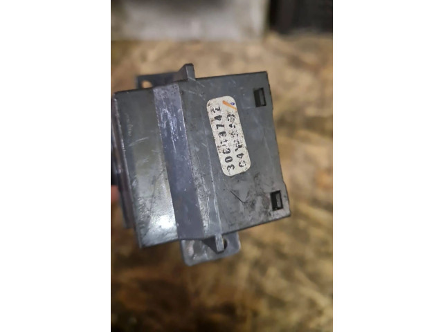 Ручка стеклоочистителей 30649742 Volvo V70